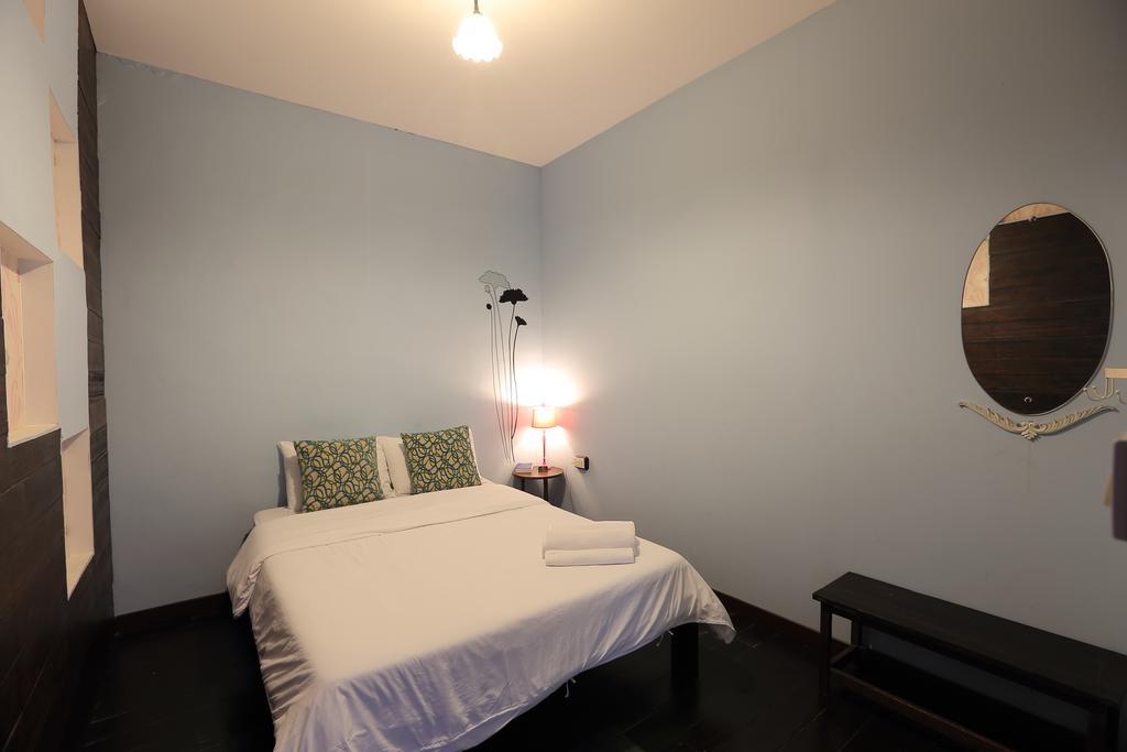 Luang Poj Boutique Hostel Ranong Room photo